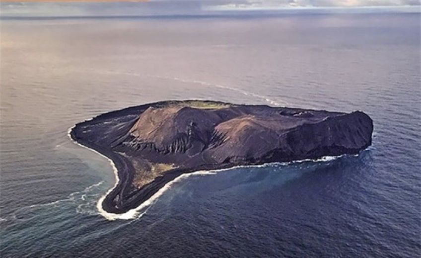 جزیره آتشفشانی سرتسی در ایسلند از مناطق ممنوعه جهان
