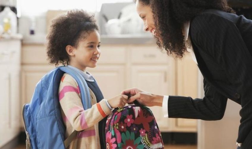 چگونه کودکان را برای رفتن به مدرسه و جدایی از والدین آماده کنیم