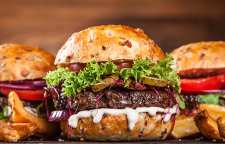 افزایش ریسک ابتلا به افسردگی با مصرف فست فودها