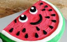 آموزش طبخ کیک هندوانه یک پیشنهاد مناسب برای تهیه کیک شب یلدا