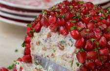 آموزش تهیه توپ پنیری با روکش دانه های یاقوتی انار یک پیشنهاد عالی یلدایی