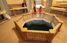 مراسم آب مقدس و حوض ماهی در شیراز