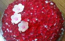 آموزش تهیه کیک اسفنجی با تزیین ژله و انار برای شب یلدا