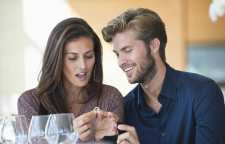 چطور در دوران نامزدی یکدیگر را بشنایم