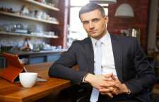 پوشش و تیپ مناسب آقایان در یک جلسه رسمی