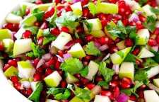 طرز تهیه سالاد سیب و انار