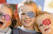 عدم درمان تنبلی چشم کودکان موجب ضعف بینایی در بزرگسالی می‌شود.