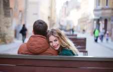 مدل ها چگونه جلوی دوربین ژست می گیرند