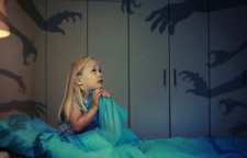 چرا کودکان از شب می ترسند