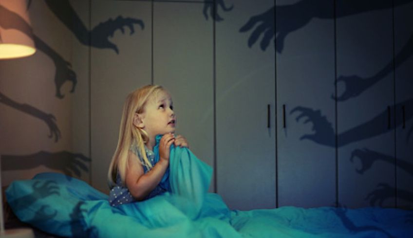 چرا کودکان از شب می ترسند