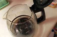 روش تمیزکردن قهوه جوش سوخته
