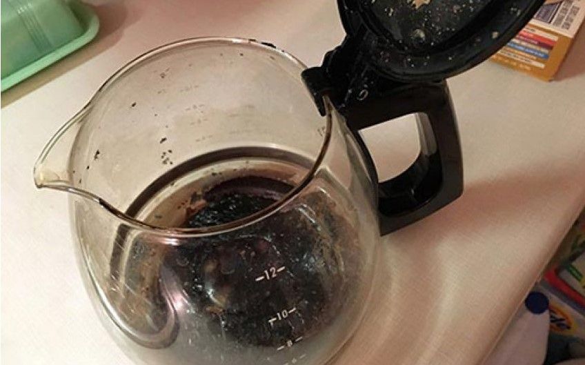 روش تمیزکردن قهوه جوش سوخته