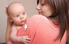 فرق بین حالت تهوع و رفلکس در نوزادان