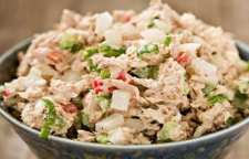 نحوه تهیه سالاد تن ماهی و سس مایونز