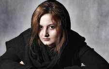 بیوگرافی و عکس های سایان فرخی بازیگر سریال همسایه ها