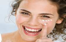 روش درست کردن چند نوع کرم ضد چروک دور چشم گیاهی در منزل