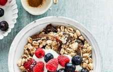 آموزش طبخ موسلی صبحانه ای با دانه ها و غلات یک پیش غذای رژیمی