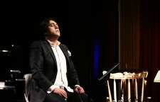 کنسرت مانی رهنما طی دو شب در فرهنگسرای نیاوران برگزار شد