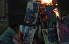 فیلم دنیا تنهایی کم ندارد به کارگردانی افشین لیاقت