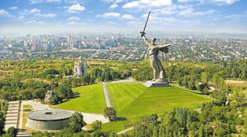مجسمه مامایف در روسیه بزرگترین تندیس خانم در دنیا