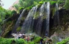 آبشار اخملد مشهد یکی از زیباترین مکان های ایران