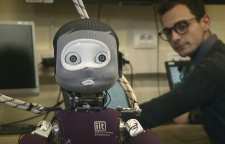 رباتی با حس بینایی و لامسه