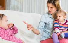 هرگز این جملات را به کودک خود نگویید