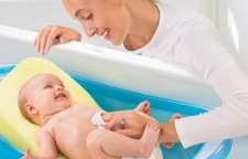 نحوه صحیح حمام نوزاد تازه متولد شده