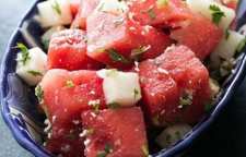 روش تهیه سالاد هندوانه با پنیر کاتیج