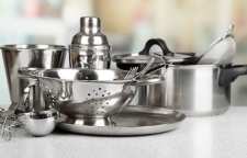 چطور جای انگشت را از روی وسایل استیل پاک کنیم