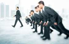 روش هایی برای موفقیت در بازارهای پر رقیب