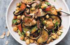 طرز تهیه سالاد بادمجان و نخود