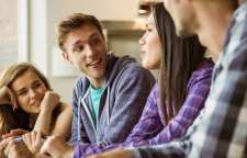 چگونه در بین دیگران محبوبیت پیدا کنیم