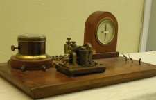 کاربرد و ریشه ضرب المثل حرف مفت زدن