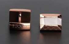 نحوه استفاده صحیح و ست کردن دکمه سر آستین