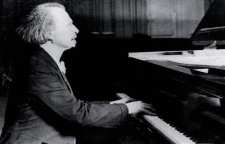 داستان زیبای پادرفسکی و دو دانشجو