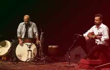 دو نوازی قطعه ای از موسیقی