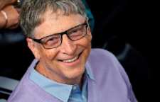 عکس جالب بیل گیتس ثروتمندترین فرد جهان در صف خرید همبرگر