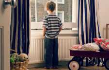 نکاتی درباره تنها گذاشتن کودک در خانه