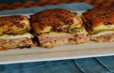 طرز تهیه مینی ساندویچ لوبیا و ژامبون