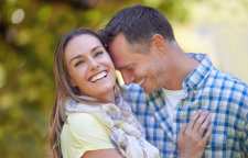 چگونه لبخند را به لبان همسرتان بیاورید