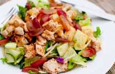 روش تهیه سالاد مرغ سوولاکی