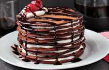 آموزش تهیه کیک شکلاتی پنکیک