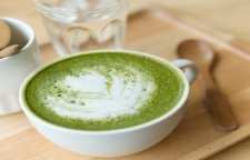روش درست کردن چای سبز ماچا با شیر گرم