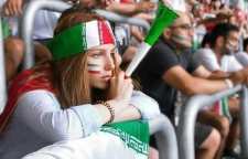 تصاویری جالب از حضور تماشاگران زن ایرانی در بازی ایران و عمان