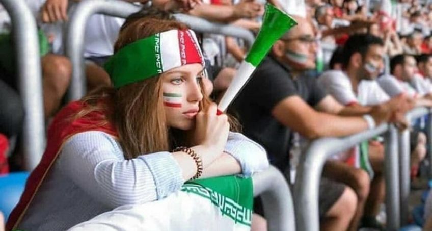 تصاویری جالب از حضور تماشاگران زن ایرانی در بازی ایران و عمان