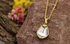 گردنبندهای زنانه نگین دار با طرح جواهر