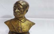 داستان کوتاه و خواندنی مجسمه هیتلر