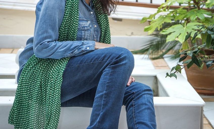 راهنما خرید شلوار جین برای خانم های میانسال و مسن