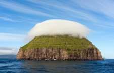 جزیزه لیتلا دیمون در شمال اروپا جزیره همیشه در ابر